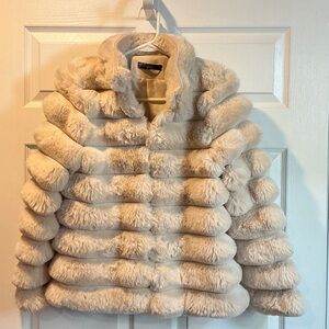 Chic Cream Faux Fur Jacket